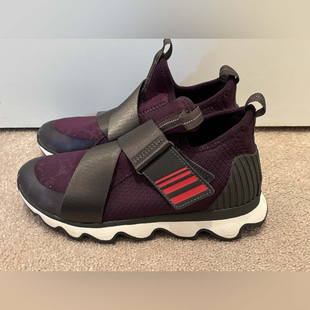Sorel Kinetic Womens Size 6 Athletic Sneakers Velcro Casual Deep Purple